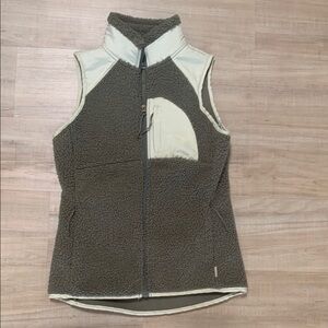Avalanche Green and Cream Outdoor Vest